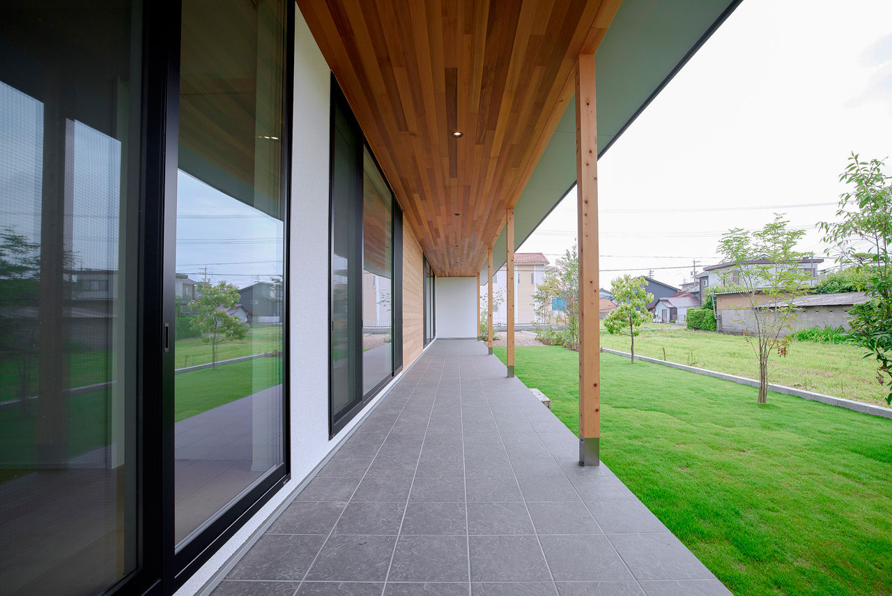 チェックハウス 【平屋/ガレージハウス/40坪台】開放的でのどかな景色に癒される。インナーガレージのある生活感のない平屋の建築実例画像10