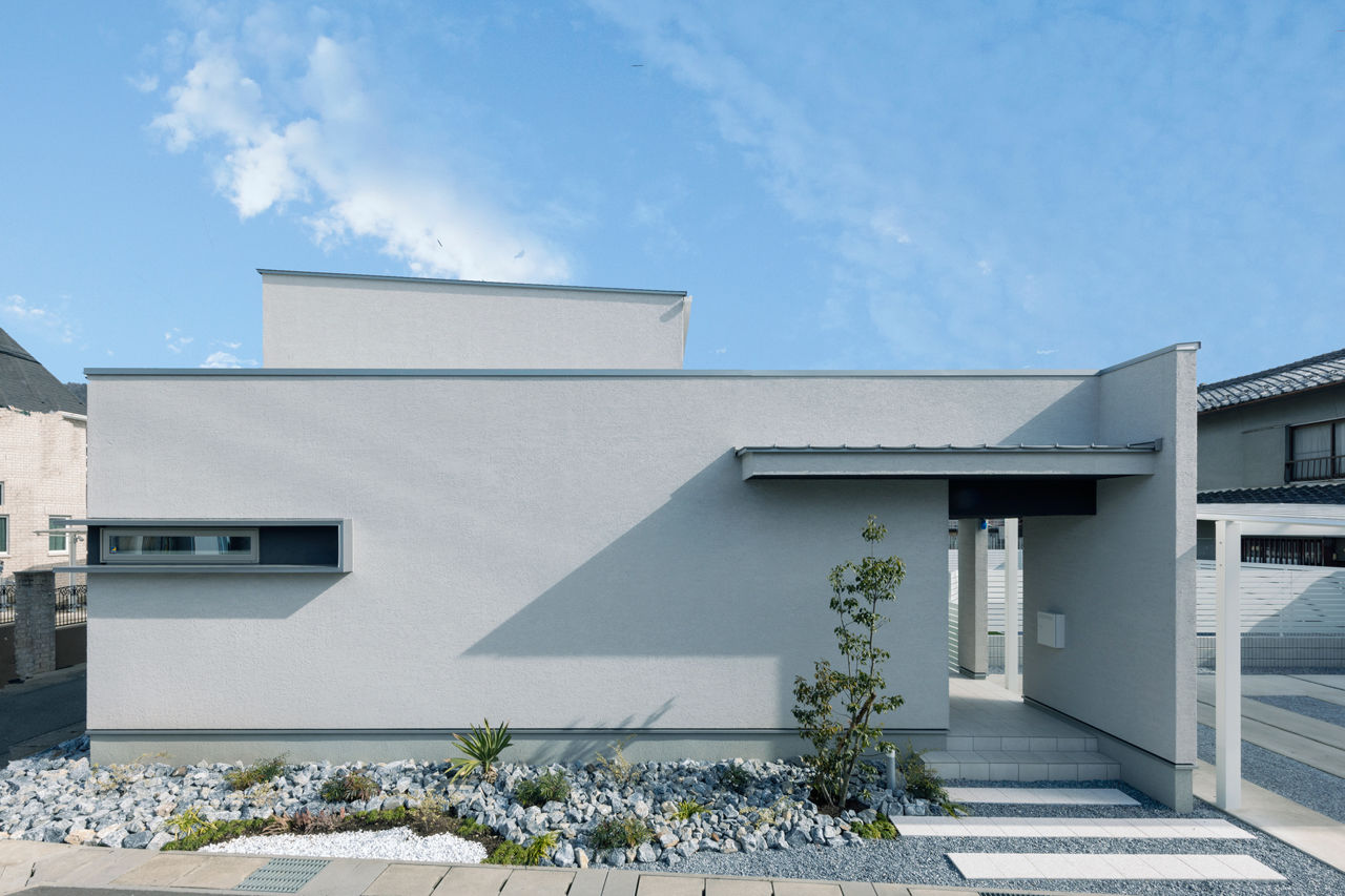 チェックハウス 【40坪台/中庭/ホテルライク】まるで海外ホテルのようなホワイトインテリア。開放感たっぷりで高級感ある家の建築実例画像1