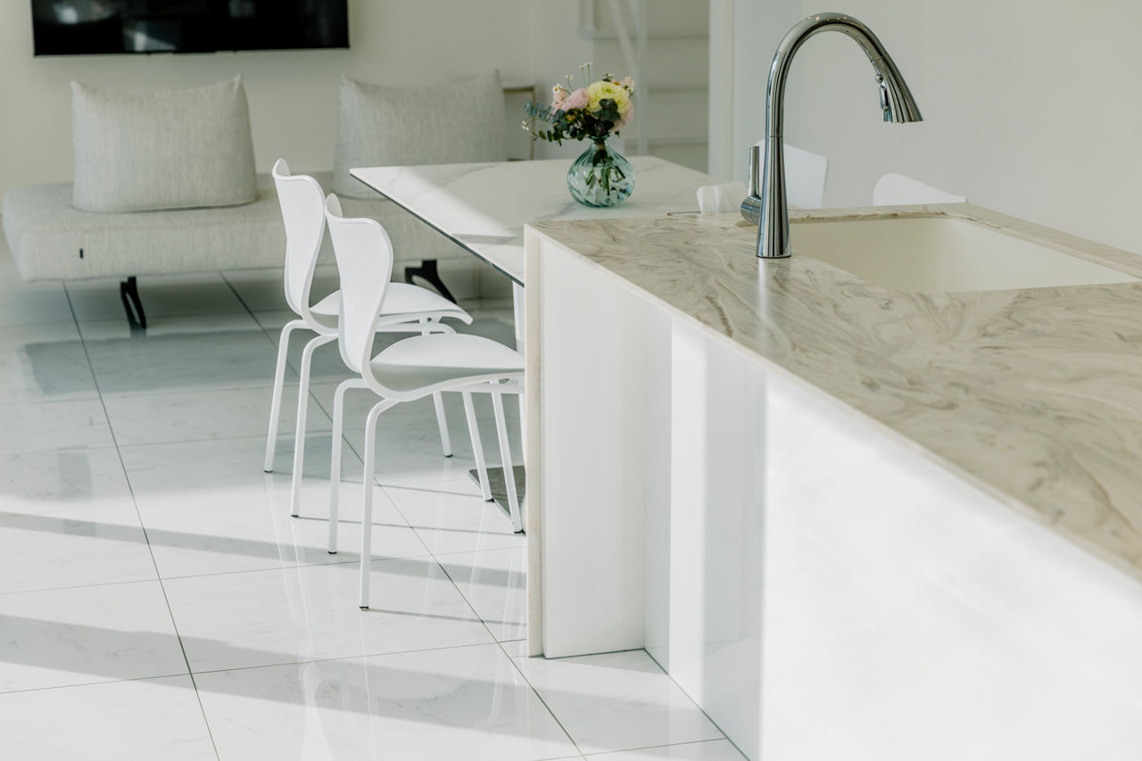 チェックハウス 【40坪台/中庭/ホテルライク】まるで海外ホテルのようなホワイトインテリア。開放感たっぷりで高級感ある家の建築実例画像5