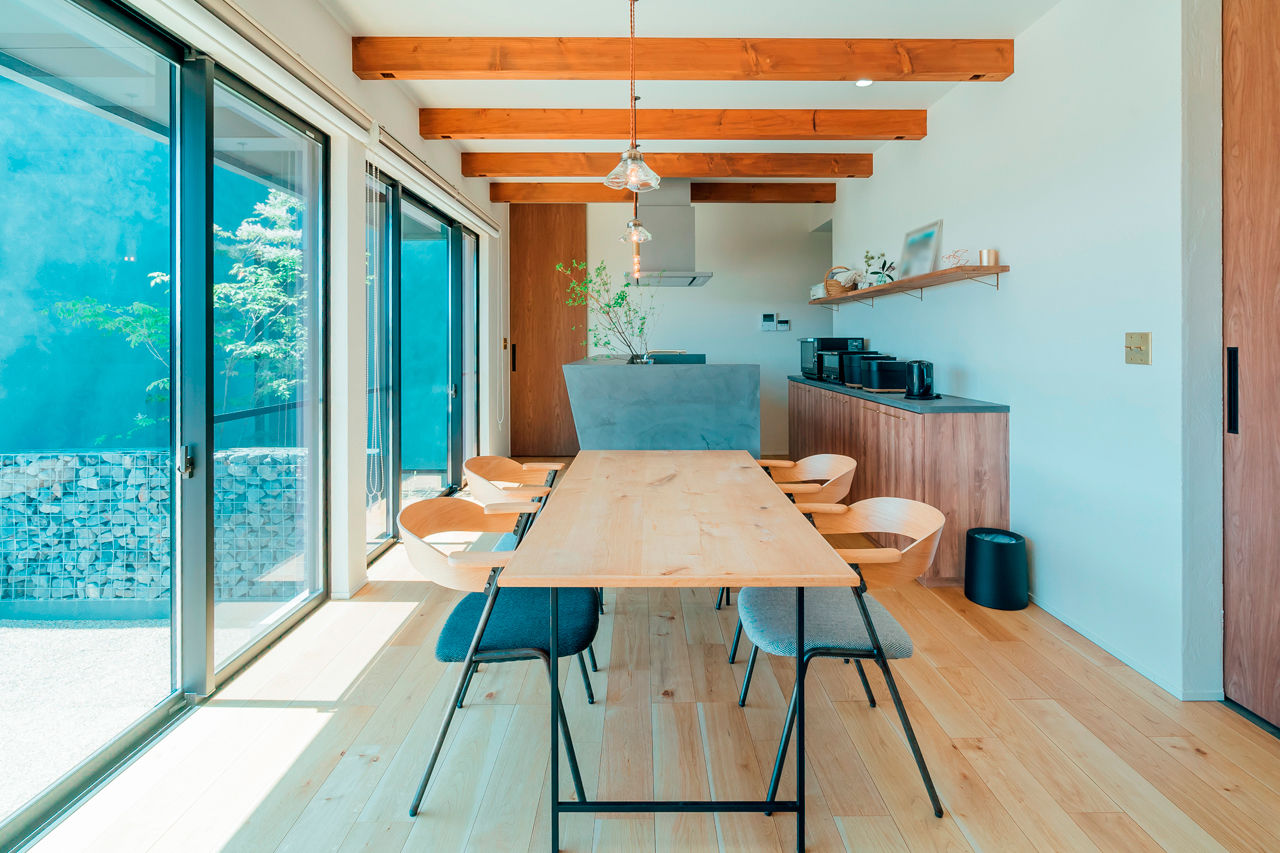 チェックハウス 【平屋/32坪/コンパクトでも開放感】ムラのある外観がかっこいい。あえて建物をナナメに配置した理由とは？の建築実例画像2