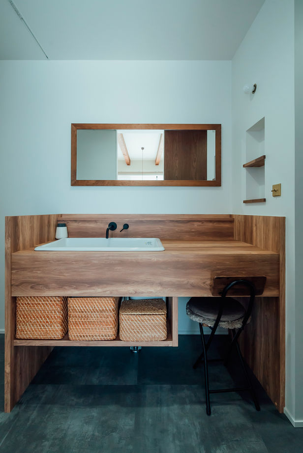 チェックハウス 【平屋/32坪/コンパクトでも開放感】ムラのある外観がかっこいい。あえて建物をナナメに配置した理由とは？の建築実例画像7