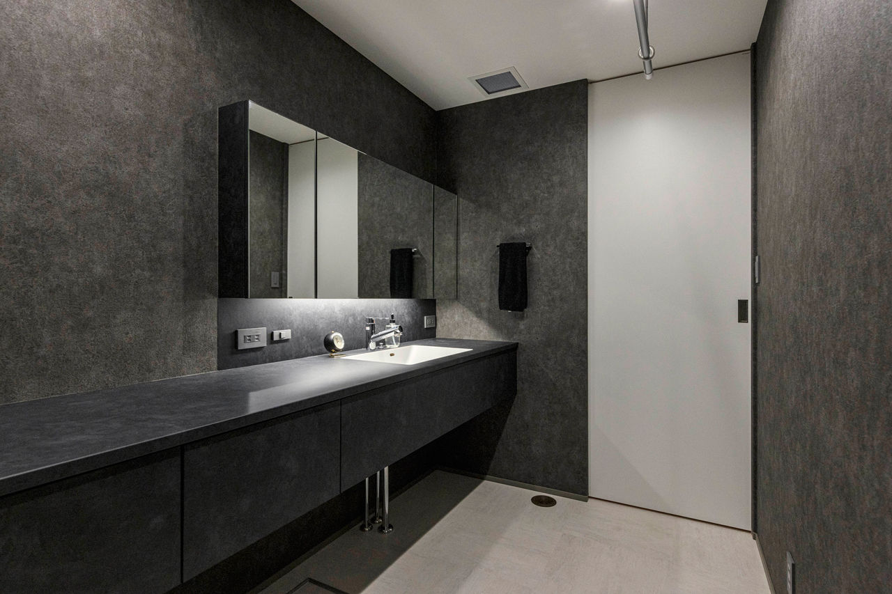 チェックハウス 【ガレージハウス/平屋風の暮らし】５ｍ超の吹抜も全館空調で快適！平屋？２階建て？２つの表情がある家の建築実例画像8