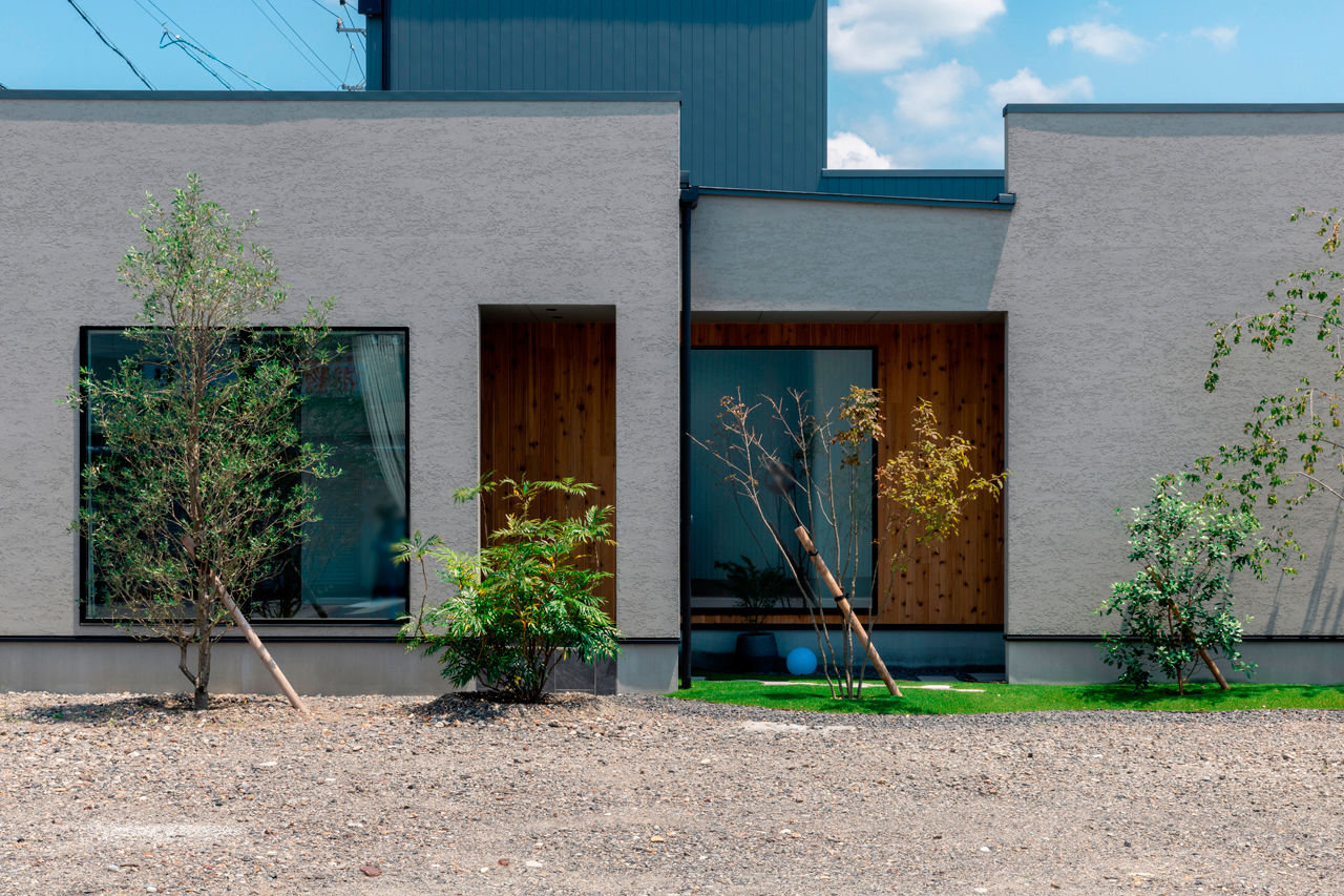 チェックハウス 【岐阜県/ウッドデッキ/ZEH】平屋のように暮らせて家事ラクも叶う間取り。収納もたっぷりな子育てハウスの建築実例画像2