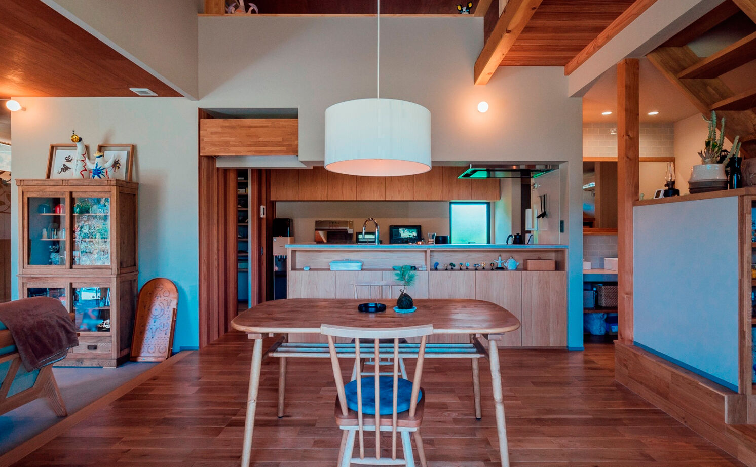 チェックハウス 【平屋/30坪台/3000万円台/和モダン】間取りの工夫で“非日常感”を演出した丘の上に建つ寄棟の平屋の建築実例画像3