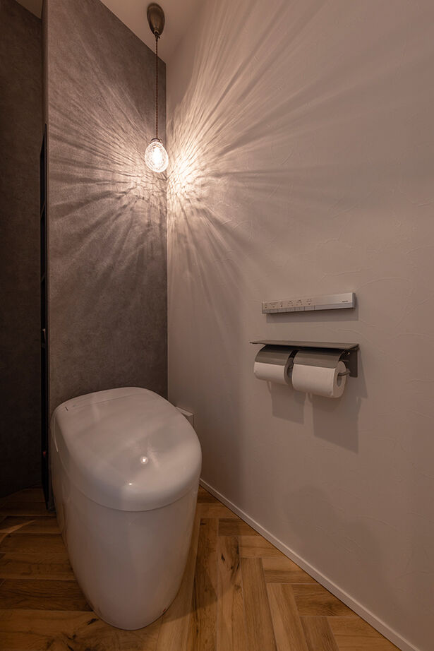 チェックハウス 【2000万円台/30坪台/中庭/２階建て】間取りは平屋ライク。プライベートな中庭と吹抜けで心地よいLDKにの建築実例画像10