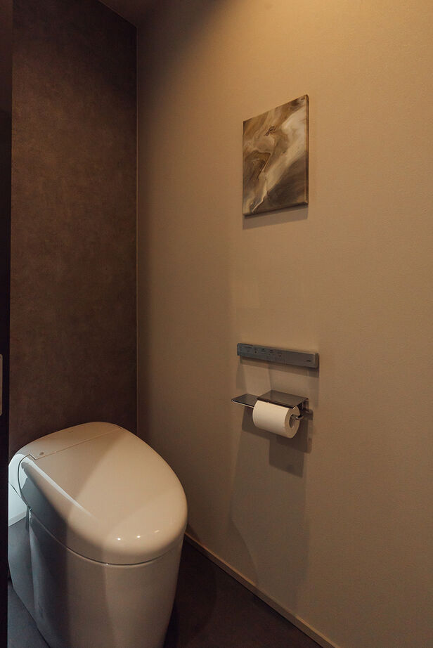 チェックハウス 【平屋/30坪台/オープンガレージ/可児市】中庭から広がる開放感。LDKに自然光が満ちる心地よい平屋の暮らしの建築実例画像8