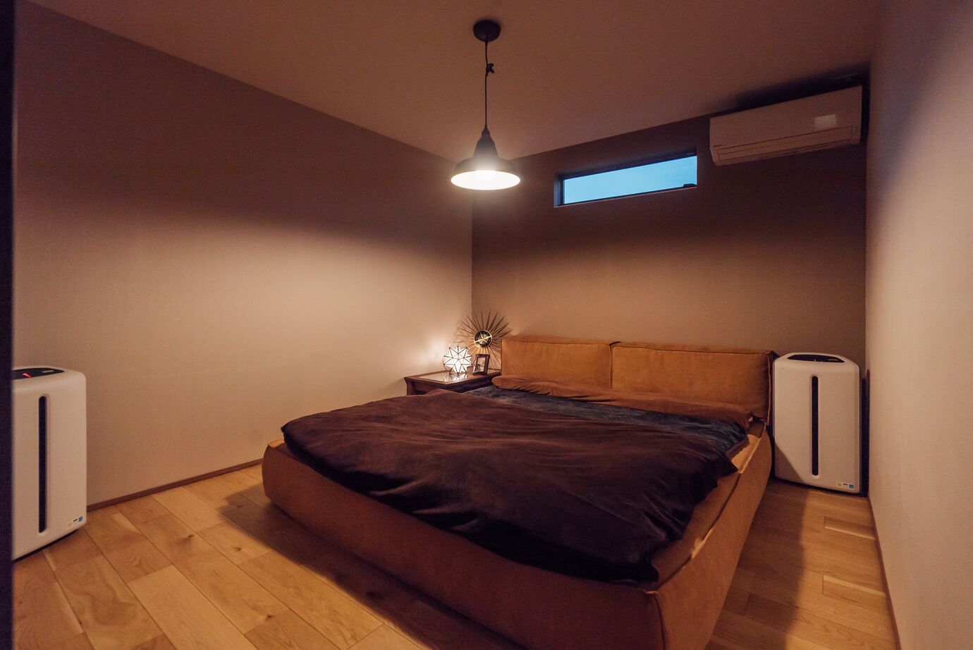 チェックハウス 【平屋/インナーガレージ/白い家】洗練されたデザインが魅力の白い平屋。インナーガレージで機能性も追求の建築実例画像9