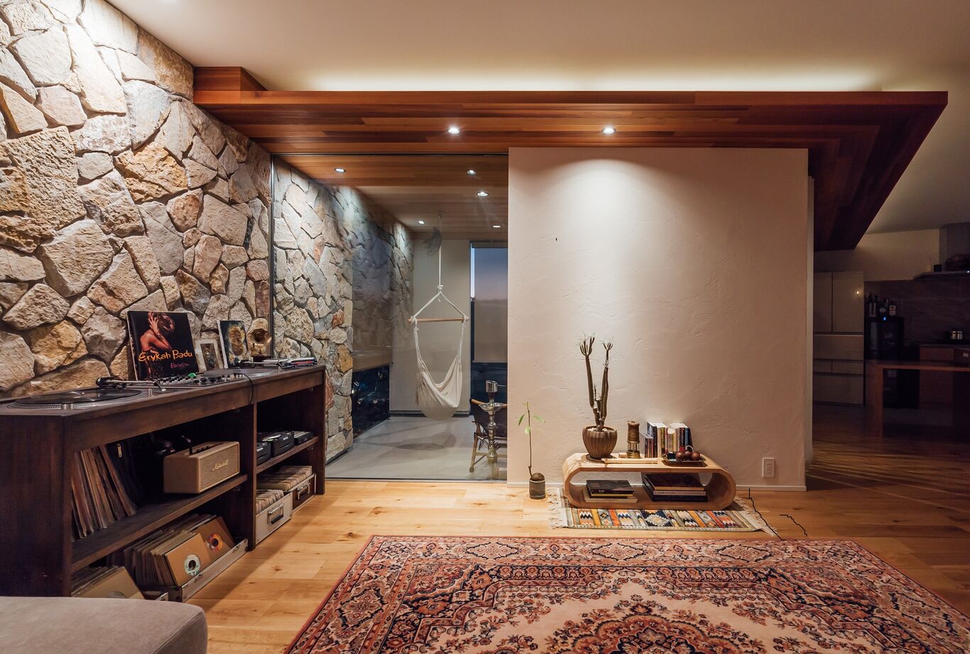 チェックハウス 【平屋/インナーガレージ/白い家】洗練されたデザインが魅力の白い平屋。インナーガレージで機能性も追求の建築実例画像10