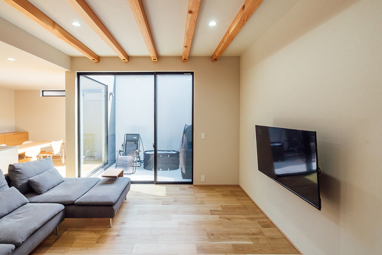 チェックハウス 【30坪台/2000万円台/一宮市/中庭】光に包まれ、風がそよぐ、中庭のある暮らしの建築実例画像3