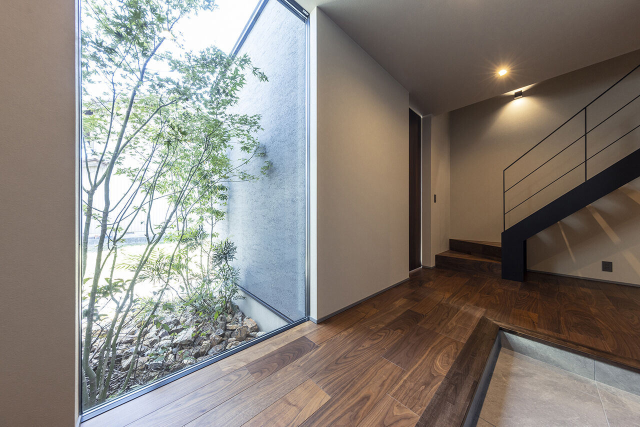 チェックハウス 【40坪台/3000万円台/裏庭】「あのカッコいい、グレーの家！」と、ご近所でも評判の住まいの建築実例画像7