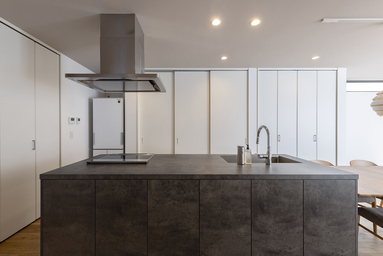 チェックハウス 【30坪台/3000万円台/ビルトインガレージ/中庭】土地を上手に活かした、L字型の家の建築実例画像4