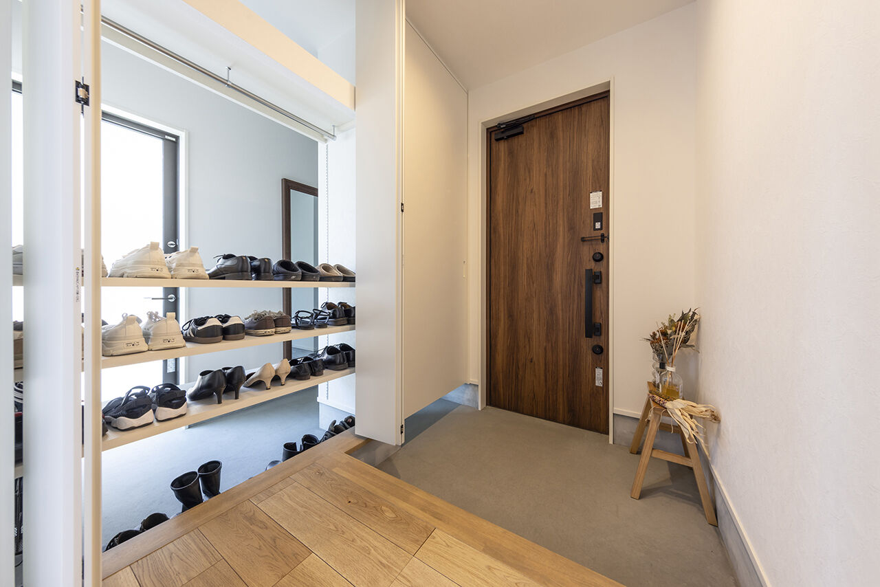 チェックハウス 【30坪台/3000万円台/ビルトインガレージ/中庭】土地を上手に活かした、L字型の家の建築実例画像8