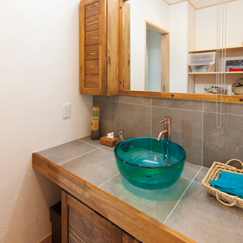 チェックハウス 【2000万円台/間取り図有】住宅密集地でもこの開放感！公園がわりの中庭では毎週ＢＢＱも楽しんで。の建築実例画像10