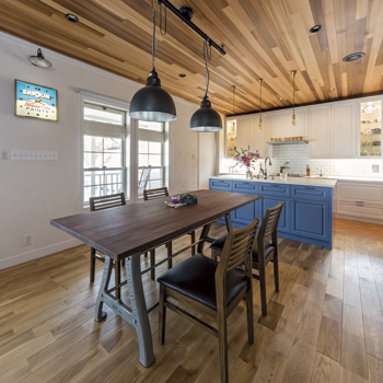 チェックハウス 【3000万円台/ガレージ】カリフォルニアの住まいを実現！アメリカン雑貨コレクターが建てたガレージハウスの建築実例画像4