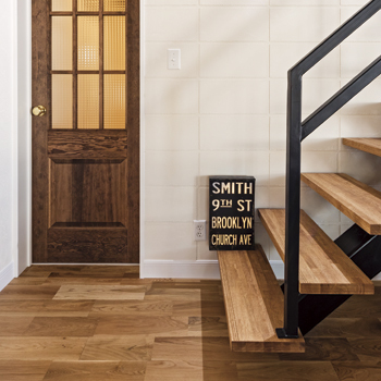 チェックハウス 【3000万円台/ガレージ】カリフォルニアの住まいを実現！アメリカン雑貨コレクターが建てたガレージハウスの建築実例画像5