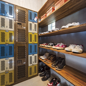 チェックハウス 【3000万円台/ガレージ】カリフォルニアの住まいを実現！アメリカン雑貨コレクターが建てたガレージハウスの建築実例画像8