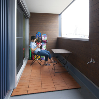 チェックハウス 【2000万円台/インナーガレージ/間取り図有】住まいは西海岸風。「ヘアサロンはカフェみたいと言われます」の建築実例画像7