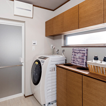 チェックハウス 外観はシンプルモダン、インテリアは海外のリゾートホテルをイメージ。「中庭の心地よさは最高です！」の建築実例画像7