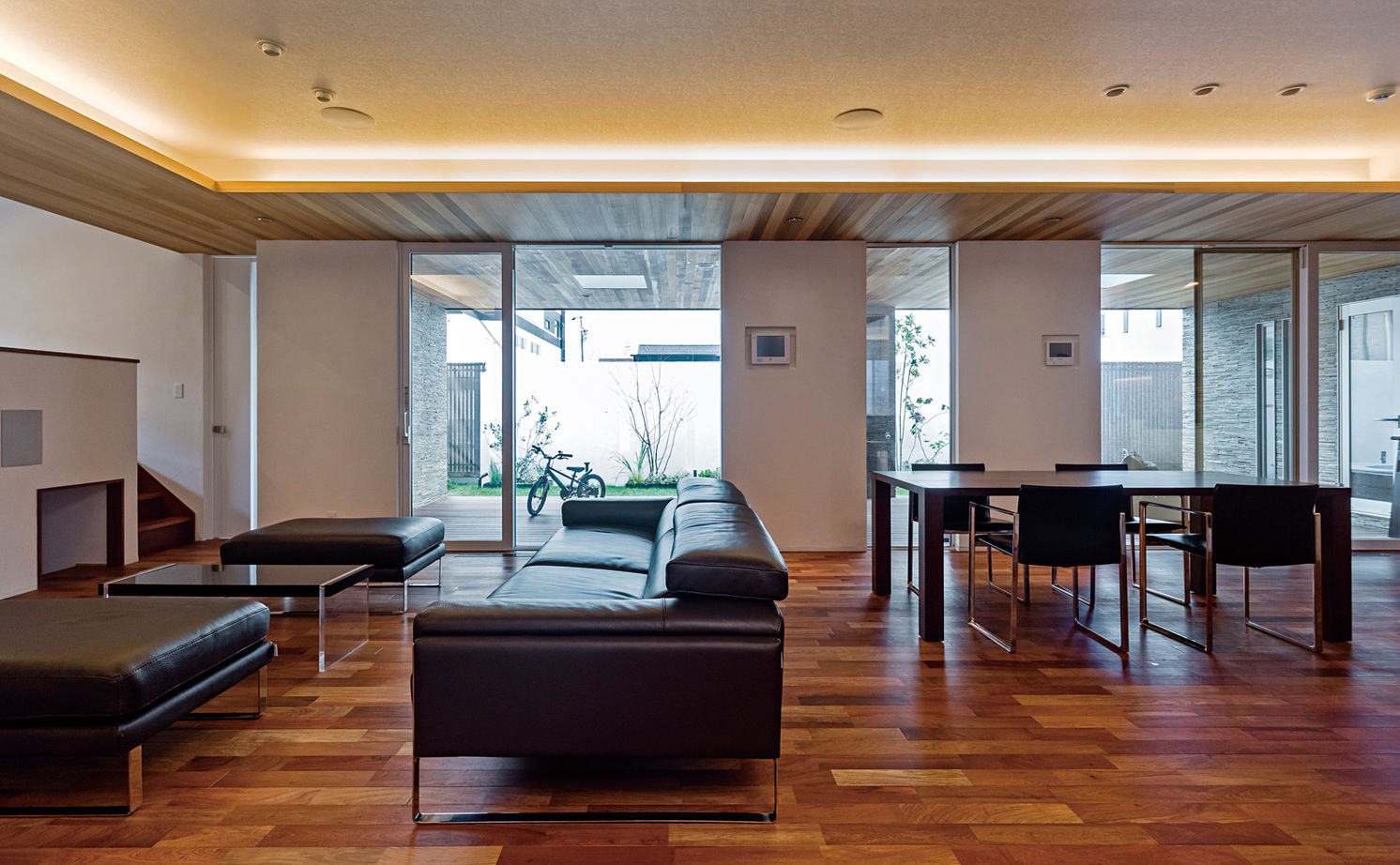 チェックハウス 【平屋/全館空調/インナーガレージ】エアコン1台で家の中は真冬でも27℃。「快適でダメになりそう」な平屋の建築実例画像2