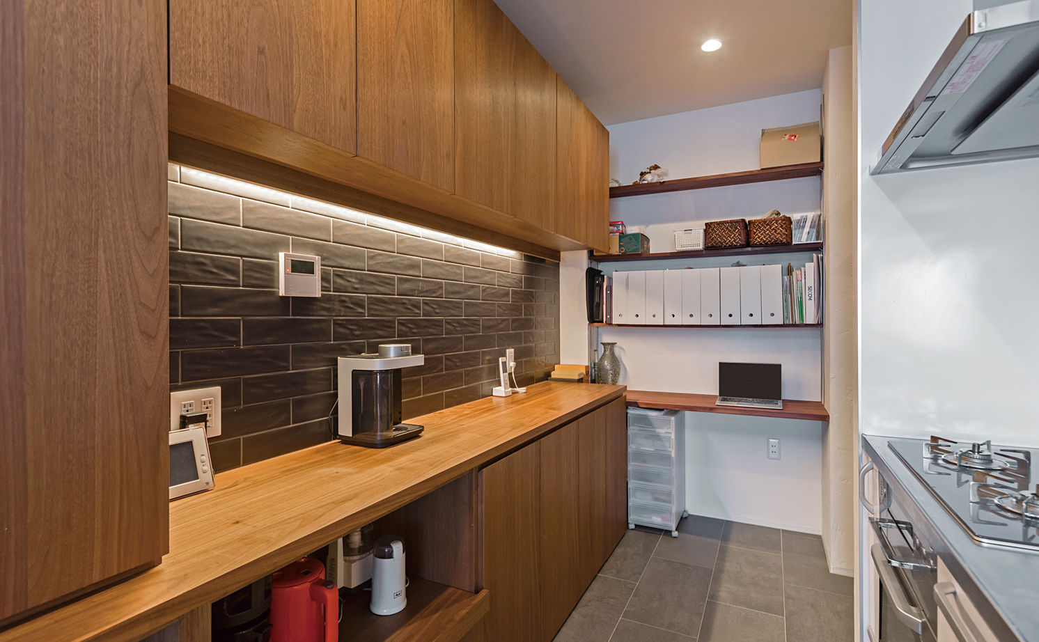 チェックハウス 【平屋/全館空調/インナーガレージ】エアコン1台で家の中は真冬でも27℃。「快適でダメになりそう」な平屋の建築実例画像10