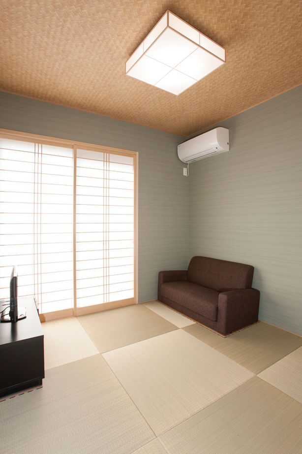 チェックハウス 【平屋/2000万円台/間取り図有】居酒屋風ダイニングキッチンで家飲み。リゾート×和モダンなかっこいい平屋の建築実例画像14