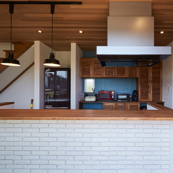 チェックハウス 【2000万円台/自然素材/ナチュラルモダン】かっこいい外観、開放感いっぱいの吹き抜けリビングが気持ちいいの建築実例画像3