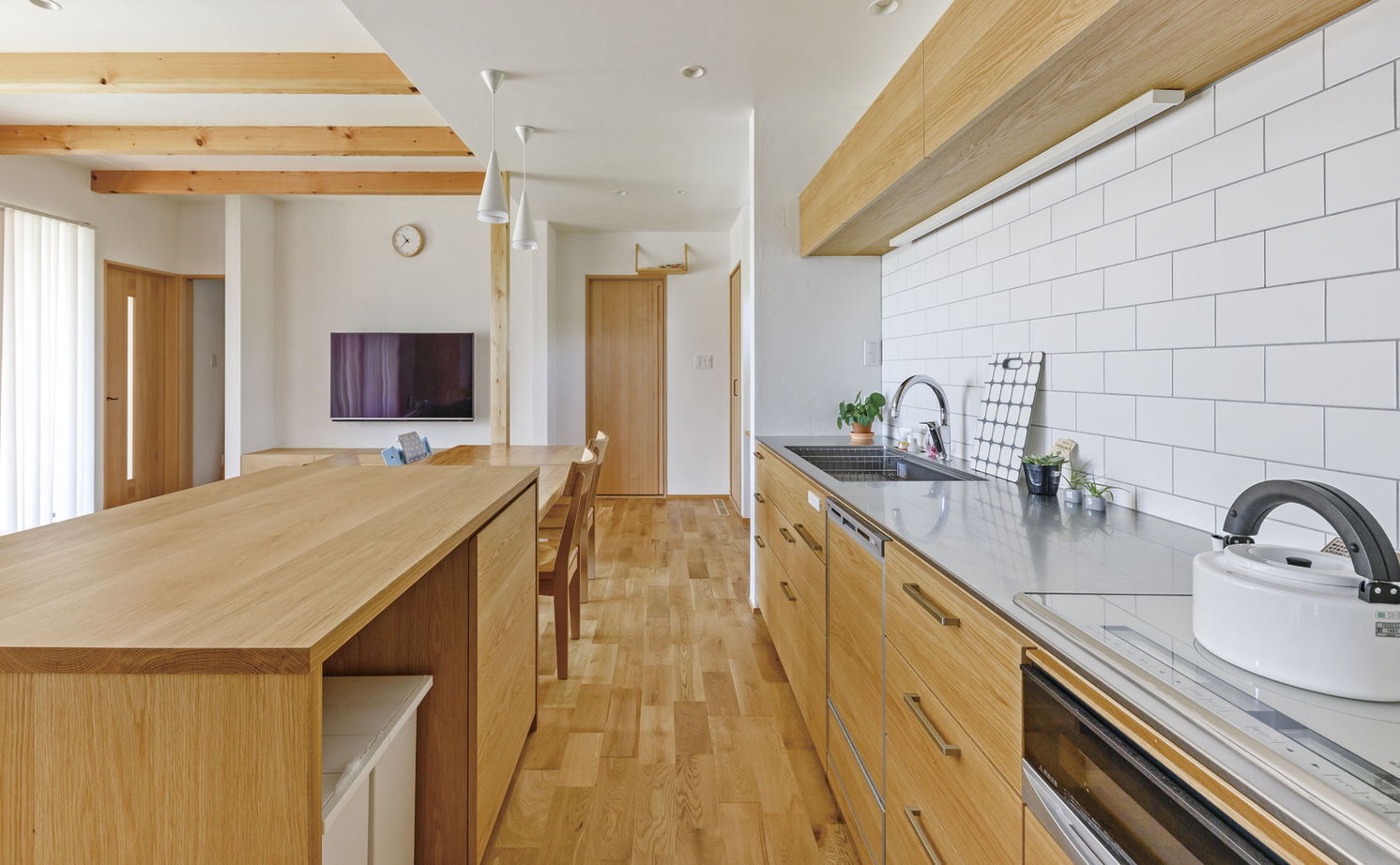 チェックハウス 【平屋/2000万円台/30坪台/コの字型】建築家デザインのシンプルモダンな平屋。「全館空調で家じゅう快適」の建築実例画像7