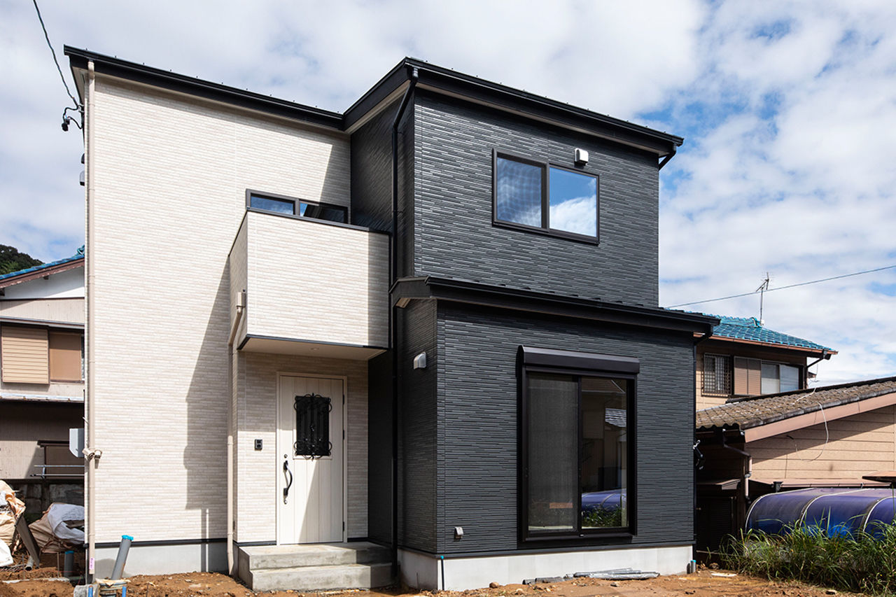 Liber（リベル） 【愛知県×ローコスト×1000万円台×間取り図×狭小住宅】狭い土地でも駐車3台、建築士の工夫でこだわりを実現の建築実例画像2