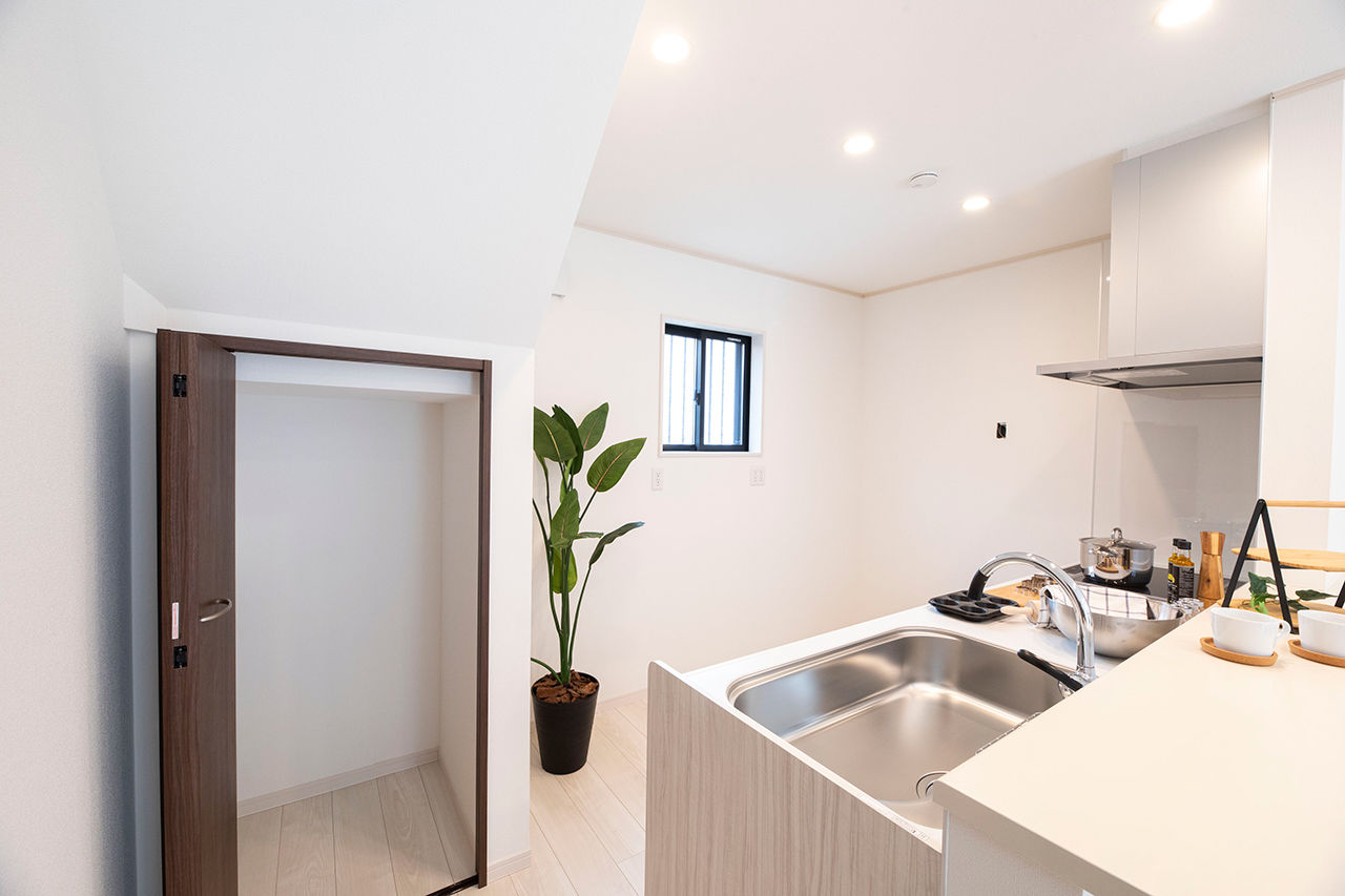 Liber（リベル） 【愛知県×ローコスト×1000万円台×間取り図×狭小住宅】狭い土地でも駐車3台、建築士の工夫でこだわりを実現の建築実例画像5