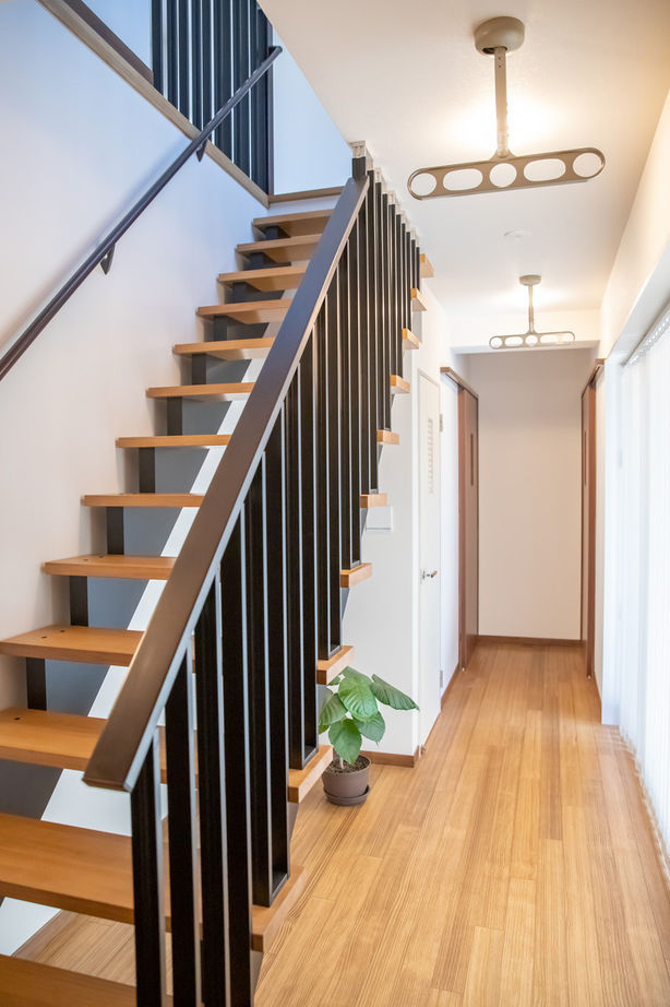 Liber（リベル） 【間取り図×平屋風×ガレージハウス】中庭から光を取り込んで明るく開放的に。３人で暮らすバリアフリー住宅の建築実例画像5