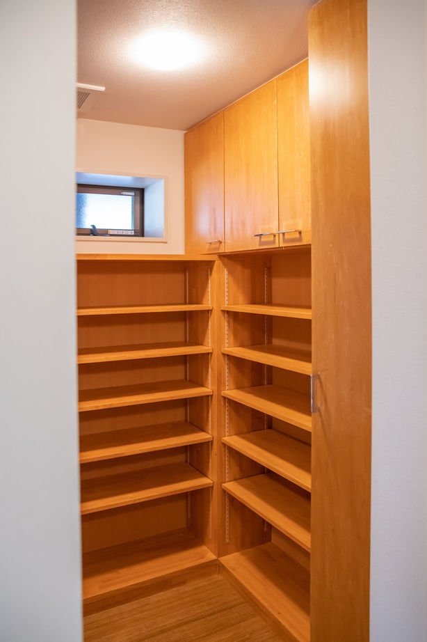 Liber（リベル） 【間取り図×平屋風×ガレージハウス】中庭から光を取り込んで明るく開放的に。３人で暮らすバリアフリー住宅の建築実例画像8