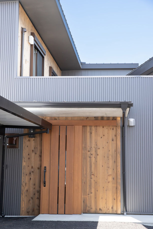 Liber（リベル） 【間取り図×平屋風×ガレージハウス】中庭から光を取り込んで明るく開放的に。３人で暮らすバリアフリー住宅の建築実例画像10