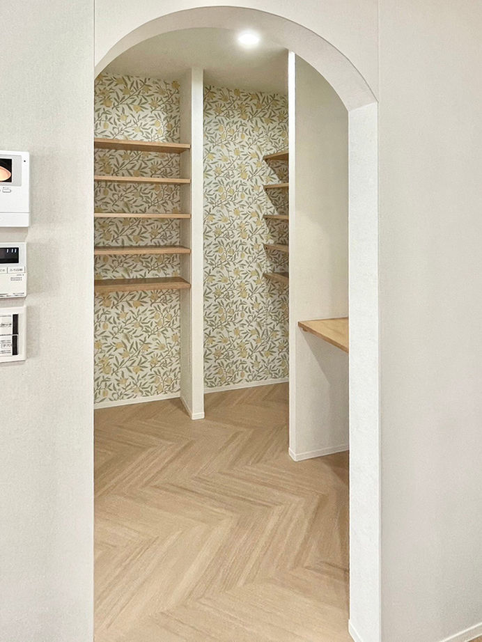 Liber（リベル） 【長久手市×SOHO×二列型キッチン×間取り図】無駄のない動線＆収納で叶えた、広いLDKと仕事室のある家の建築実例画像11