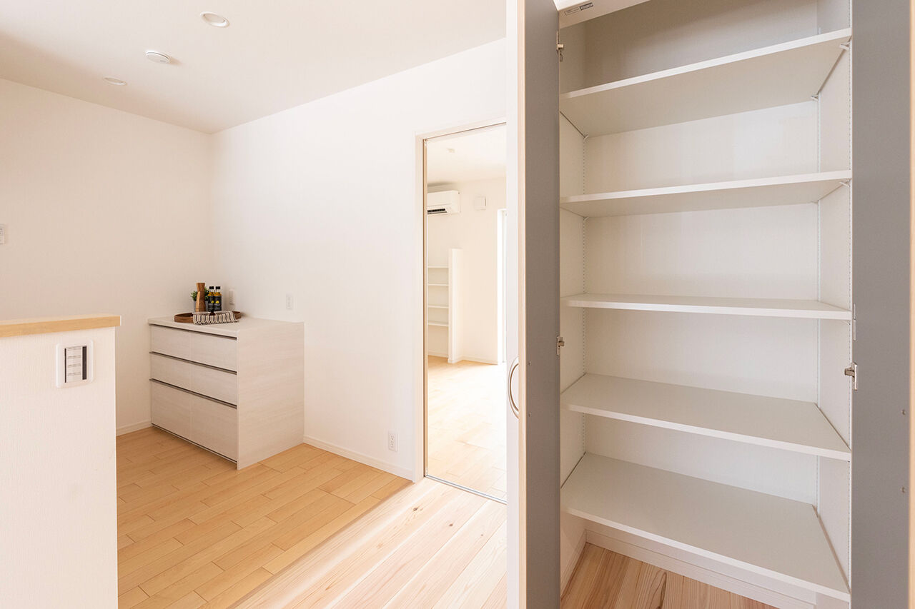 Liber（リベル） 【名古屋市×建替え×コンパクト×平屋×間取り図あり】1000万円台、無垢の杉床も心地いい15坪の平屋の建築実例画像6