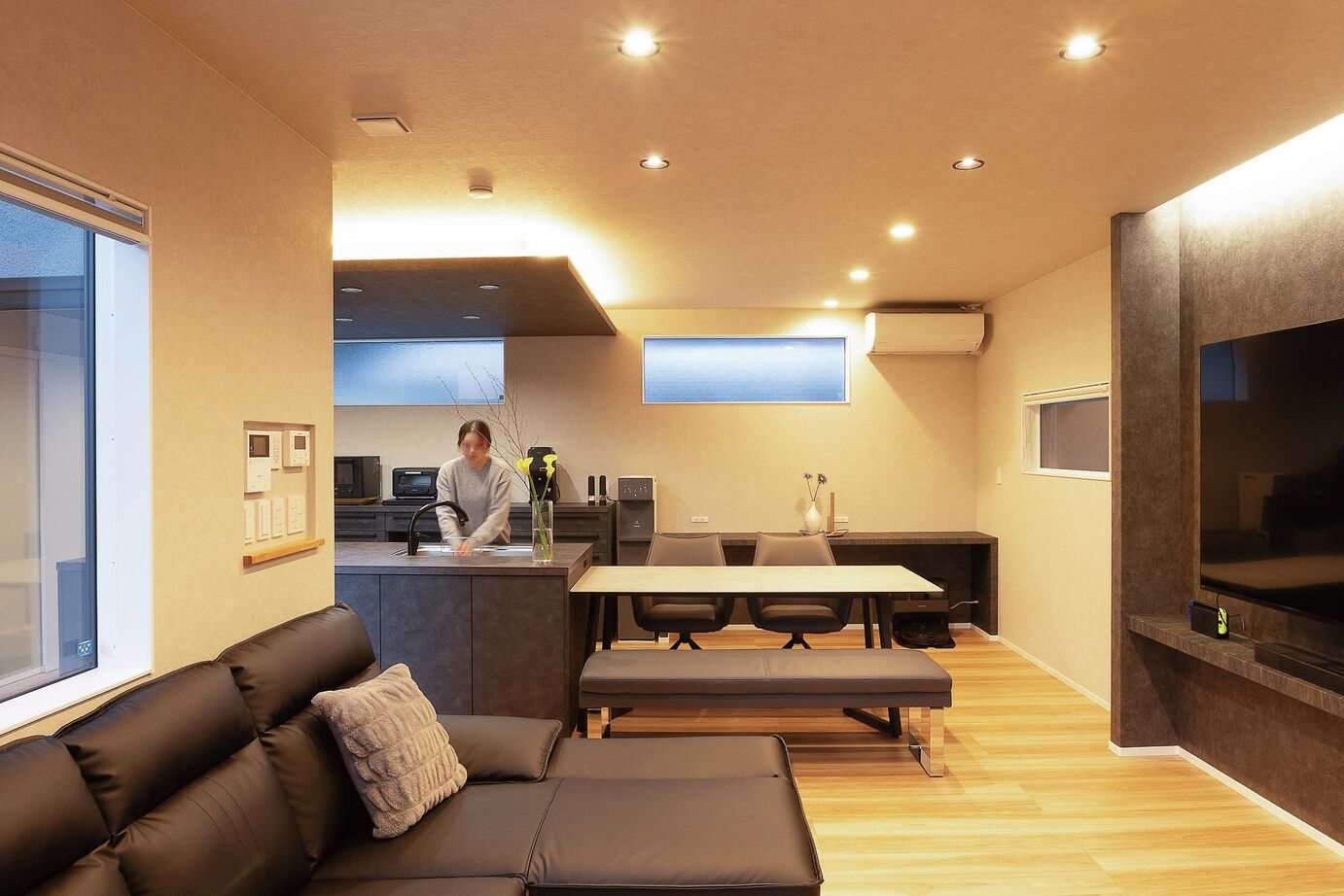 信州ハウジング ビルトインガレージと中庭のある家の建築実例画像4