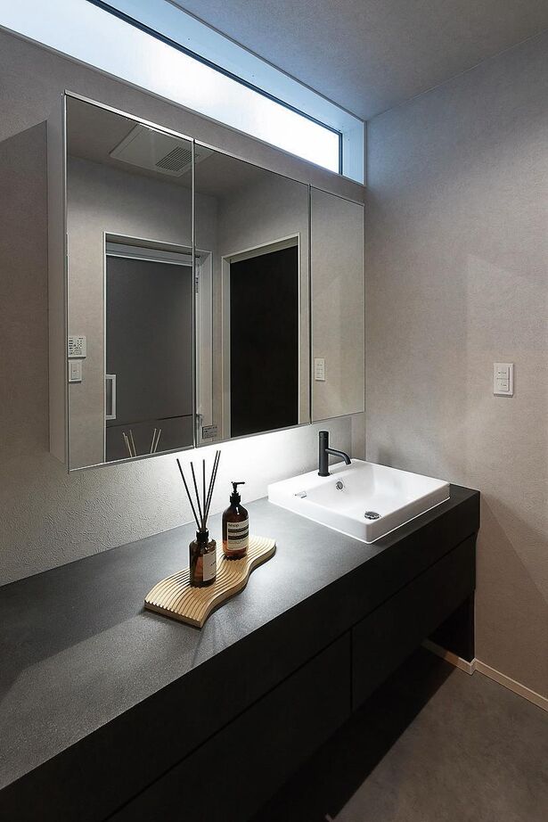 信州ハウジング ビルトインガレージと中庭のある家の建築実例画像8