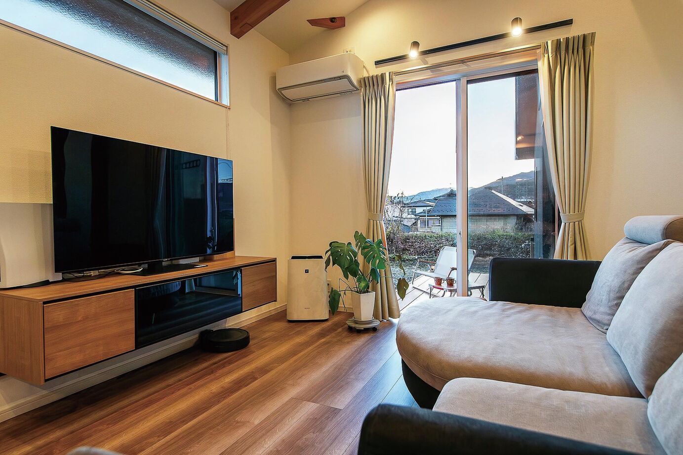 信州ハウジング 夕景に映える風情ある佇まい。年月を経てもカッコいい平屋の家の建築実例画像8