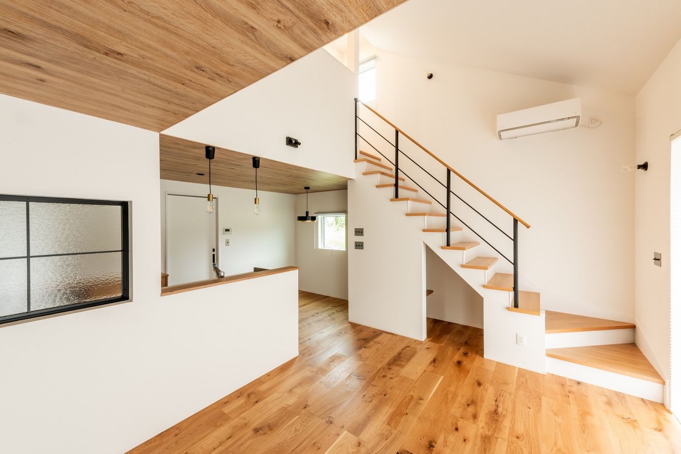 リッケンハウジング 【2000万円台/30.3坪/２階建て/アイリブスタイル】アメリカンスタイルでカフェのようなお家の建築実例画像2