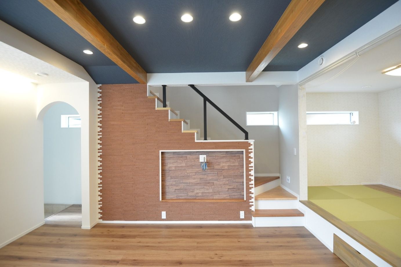 リッケンハウジング 【2000万円台/35.6坪/2階建て/アイリブスタイル】土間で趣味満喫、家事動線にこだわったお家の建築実例画像2