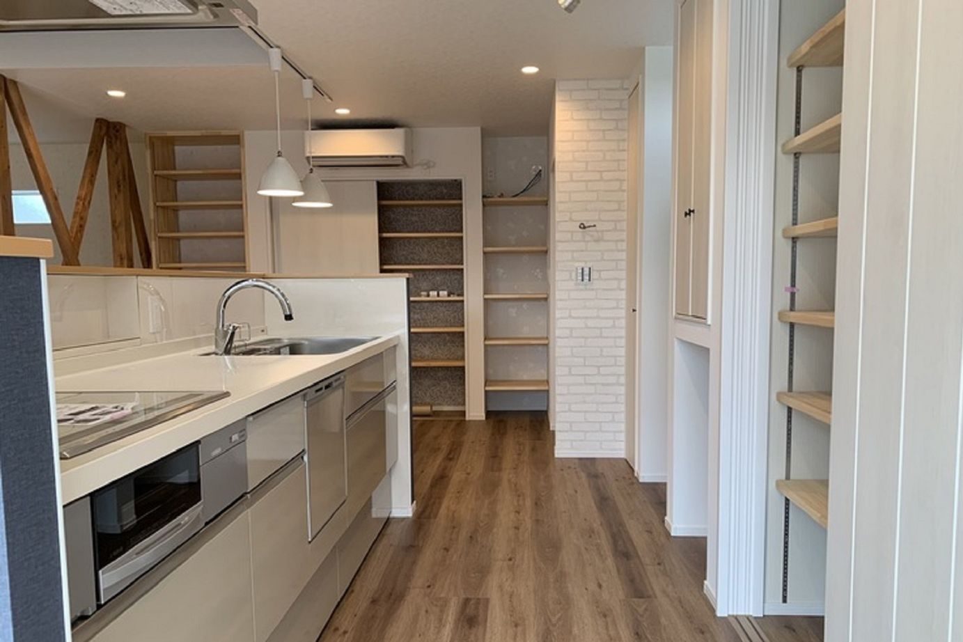 リッケンハウジング 【2000万円台/35.6坪/2階建て/アイリブスタイル】土間で趣味満喫、家事動線にこだわったお家の建築実例画像6