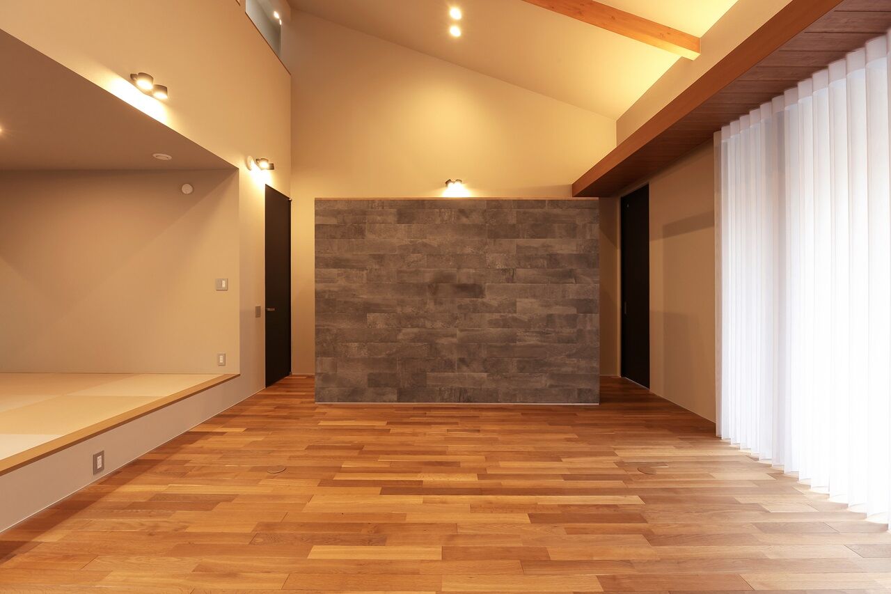 リッケンハウジング 【3000万円台/40.3坪/2階建て/アイリブスタイル】高く広がる勾配天井で家族がつながる住まいの建築実例画像5