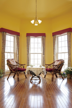 ニットーホーム 小高い丘の上に建つ「サーモンピンク色」のお家。南欧の別荘の佇まいで奏でる音楽のある日々の建築実例画像4