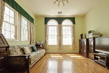 ニットーホーム 小高い丘の上に建つ「サーモンピンク色」のお家。南欧の別荘の佇まいで奏でる音楽のある日々の建築実例画像6