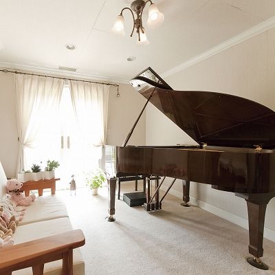 ニットーホーム ノスタルジーを覚えさせる様式美。家族の想い出と共に時を刻む住まいの建築実例画像8