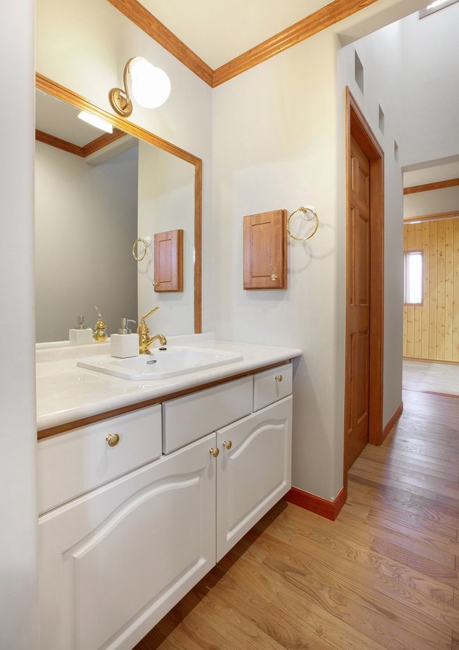 ニットーホーム 趣味を愉しむ大空間と叶えた頑強な躯体。真っ白な壁が眩しいフレンチクラシックの建築実例画像6