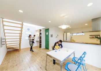 鈴木建設 【八王子市/35坪/2100万円】自然素材と確かな性能で 笑顔あふれる快適な住まいにの建築実例画像2