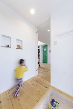 鈴木建設 【八王子市/35坪/2100万円】自然素材と確かな性能で 笑顔あふれる快適な住まいにの建築実例画像6