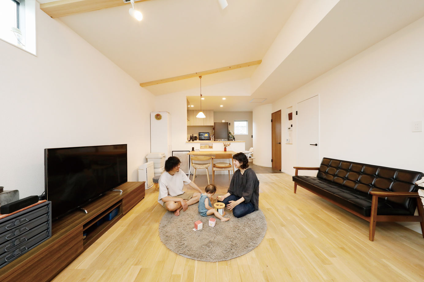 鈴木建設 【横浜市/25坪/無垢材/2000万円台】建築家と共に探し出した「自分好み」。予算とこだわりを両立した住まいの建築実例画像2