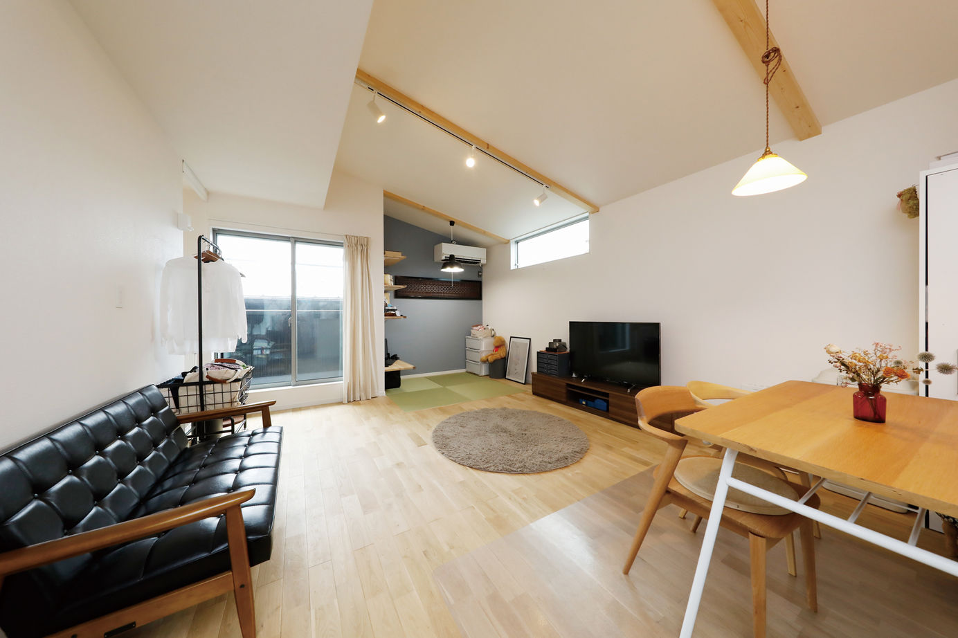 鈴木建設 【横浜市/25坪/無垢材/2000万円台】建築家と共に探し出した「自分好み」。予算とこだわりを両立した住まいの建築実例画像4