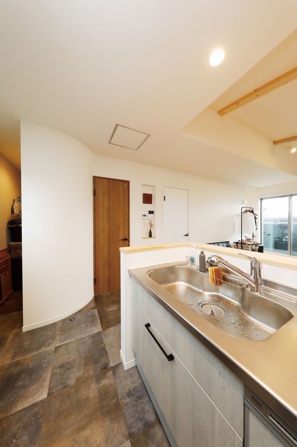 鈴木建設 【横浜市/25坪/無垢材/2000万円台】建築家と共に探し出した「自分好み」。予算とこだわりを両立した住まいの建築実例画像6